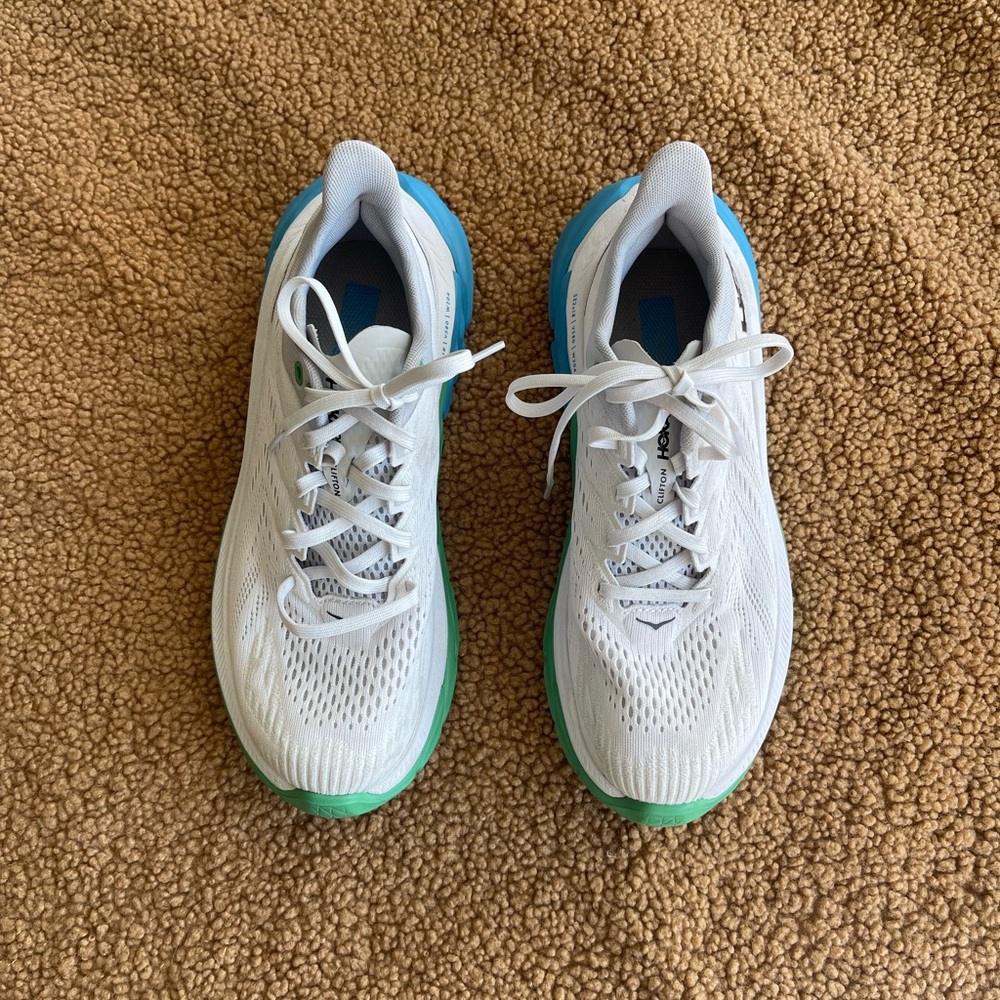 Hokas